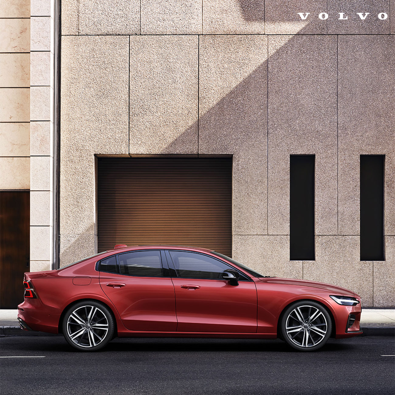 volvo-with-logo-02